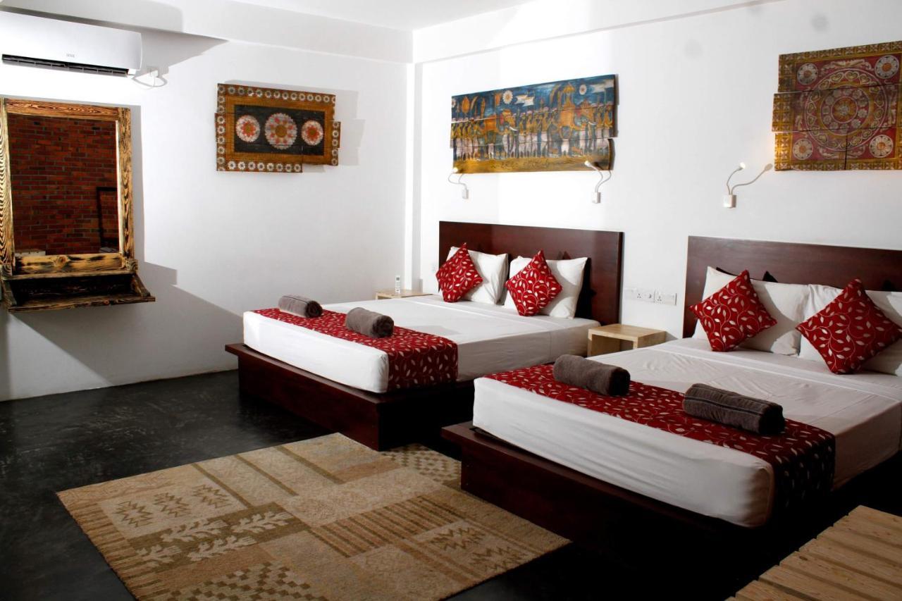 Hotel Il Frangipane Sigiriya Habitación foto